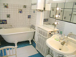 Paris 2 Bedroom accommodation - bathroom 1 (PA-3620) photo 1 of 2