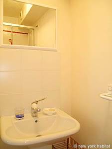 Paris T4 appartements location vacances - salle d'eau 2 (PA-3633) photo 3 de 3