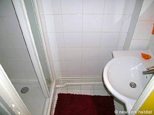 Paris T2 - Duplex appartements location vacances - salle d'eau 1 (PA-3636) photo 2 de 4