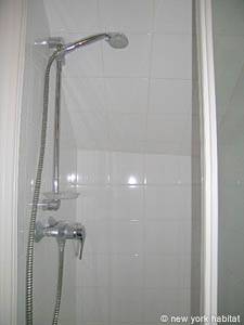 Paris T2 - Duplex appartements location vacances - salle d'eau 1 (PA-3636) photo 3 de 4