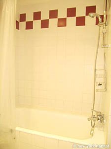 Paris 2 Bedroom apartment - bathroom 1 (PA-3655) photo 4 of 4