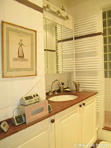 Paris T3 appartement location vacances - salle d'eau 2 (PA-3657) photo 2 sur 3