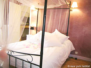Paris T2 appartements location vacances - chambre (PA-3668) photo 2 de 7
