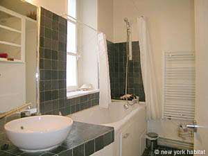 Paris Studio/T1 logements location appartements - salle d'eau (PA-3670) photo 1 de 3