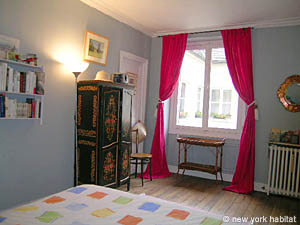 Paris 3 Bedroom - Duplex accommodation - bedroom 2 (PA-3676) photo 1 of 4