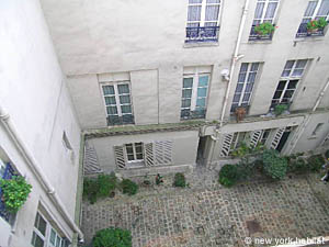 Paris 3 Bedroom - Duplex accommodation - bedroom 2 (PA-3676) photo 4 of 4