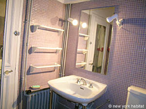 Paris 3 Bedroom - Duplex accommodation - bathroom 1 (PA-3676) photo 2 of 2