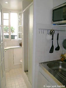 Paris Studio accommodation kitchen photo 7