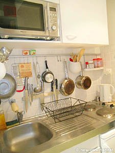 Paris Studio accommodation kitchen photo 8