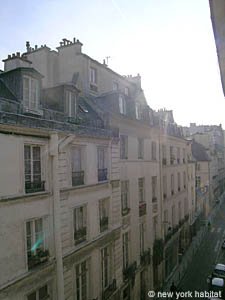 Paris Studio accommodation living room photo 17
