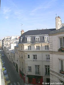 Paris Studio accommodation living room photo 24
