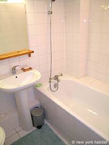 Paris T2 logements location appartements - salle d'eau 1 (PA-3693) photo 2 de 2