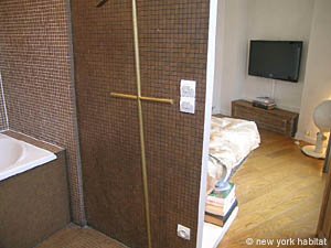 Paris Studio accommodation - bathroom 1 (PA-3698) photo 5 of 5