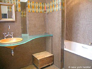 Paris Studio accommodation - bathroom 1 (PA-3698) photo 2 of 5