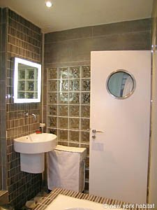 Paris T2 appartements location vacances - salle d'eau 1 (PA-3699) photo 2 de 2