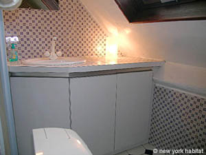 Paris Studio/T1 appartements location vacances - salle d'eau (PA-3704) photo 1 de 3