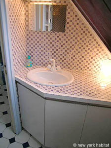 Paris Studio/T1 appartements location vacances - salle d'eau (PA-3704) photo 2 de 3
