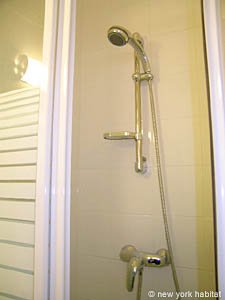 Paris Studio apartment - bathroom (PA-3705) photo 2 of 3