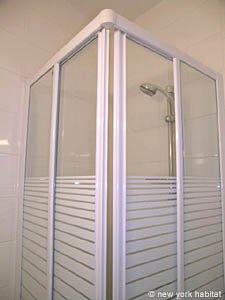 Paris Studio apartment - bathroom (PA-3706) photo 2 of 2