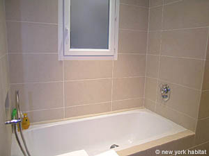 Paris 3 Bedroom accommodation - bathroom 1 (PA-3711) photo 2 of 3