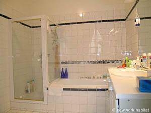 Paris 1 Bedroom accommodation - bathroom 1 (PA-3712) photo 2 of 6