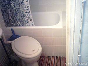 Paris Studio accommodation - bathroom (PA-3726) photo 5 of 5
