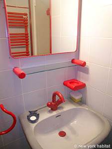 Paris 1 Bedroom apartment - bathroom (PA-3727) photo 1 of 3