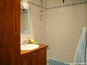 Paris 5 Bedroom apartment - bathroom 2 (PA-3734) photo 1 of 2