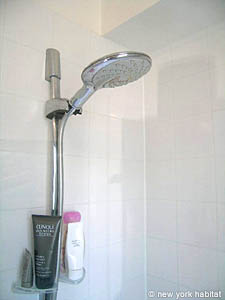 Paris 1 Bedroom apartment - bathroom (PA-3740) photo 3 of 3