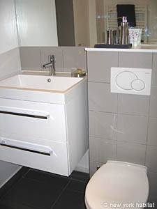 Paris Studio apartment - bathroom (PA-3750) photo 1 of 2