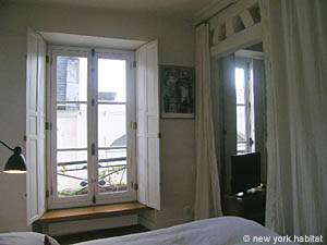Paris 1 Bedroom accommodation living room photo 11