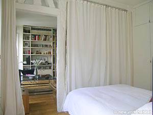 Paris 1 Bedroom accommodation living room photo 12