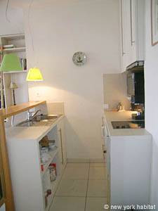 Paris 1 Bedroom accommodation kitchen photo 17