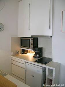 Paris 1 Bedroom accommodation kitchen photo 18
