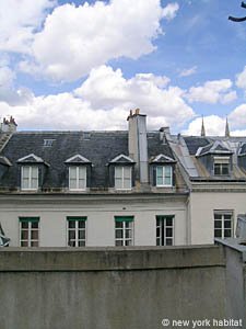 Paris 1 Bedroom apartment living room photo 23