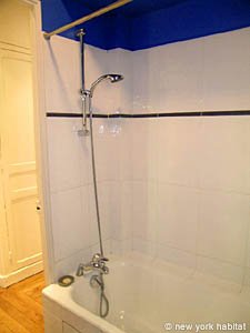 Paris 2 Bedroom accommodation - bathroom 1 (PA-3762) photo 2 of 3