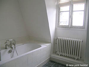 Paris 3 Bedroom accommodation - bathroom 1 (PA-3764) photo 2 of 3