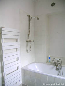Paris 3 Bedroom accommodation - bathroom 1 (PA-3764) photo 3 of 3