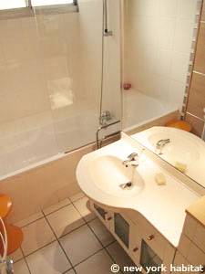 Paris 1 Bedroom apartment - bathroom 1 (PA-3767) photo 1 of 4