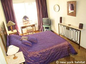 Paris 1 Bedroom apartment - bedroom (PA-3767) photo 1 of 6