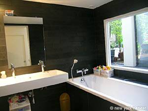 Paris 3 Bedroom - Loft accommodation - bathroom 2 (PA-3776) photo 1 of 3