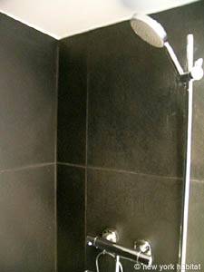 Paris 3 Bedroom - Loft accommodation - bathroom 2 (PA-3776) photo 2 of 3