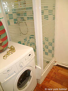 Paris Studio/T1 appartements location vacances - salle d'eau (PA-3778) photo 3 de 4