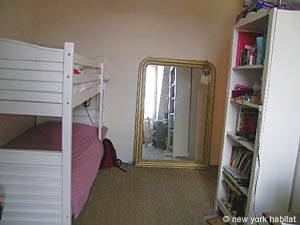 Paris 3 Bedroom accommodation - bedroom 2 (PA-3779) photo 2 of 4