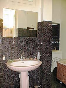 Paris 3 Bedroom roommate share apartment - bathroom (PA-3791) photo 2 of 4