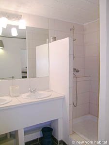 Parigi Monolocale - Triplex appartamento casa vacanze - bagno 1 (PA-3796) photo 2 di 4