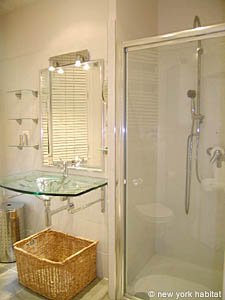 Paris 1 Bedroom apartment - bathroom (PA-3797) photo 2 of 3