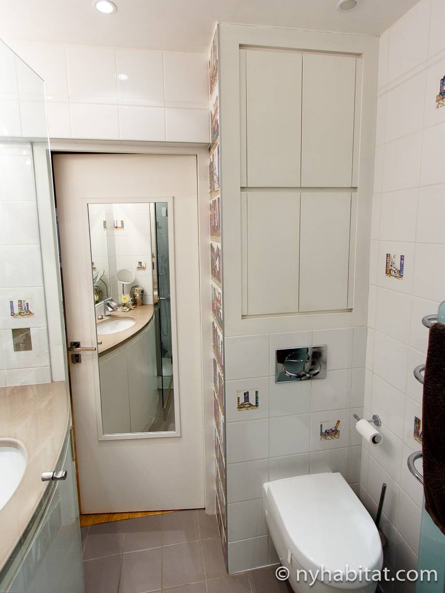 Badezimmer - Photo 3 von 4