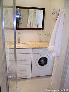 Paris 2 Zimmer wohnungsvermietung - badezimmer 1 (PA-3827) photo 1 von 5