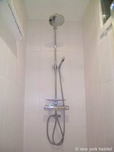 Paris 2 Zimmer wohnungsvermietung - badezimmer 1 (PA-3827) photo 4 von 5